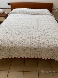 Copriletto matrimoniale ad uncinetto
