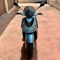 Scooter Piaggio Carnaby 200 cc