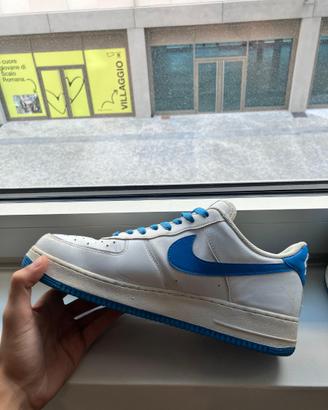 Nike Air Force 1 Low blu royal.