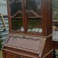 Cristalliera in legno con ribalta