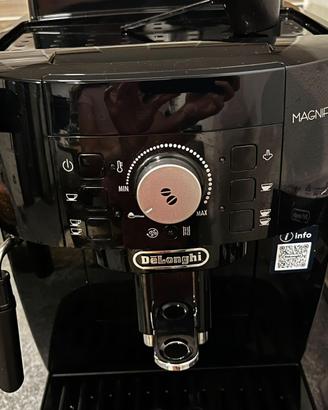 Macchina caffè De'Longhi Magnifica S :ECAM11.112.B