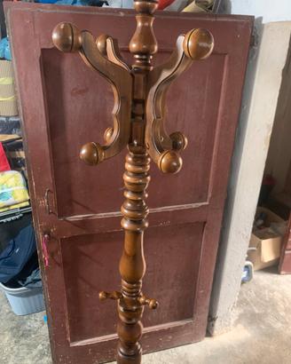 Appendiabiti in legno girevole vintage