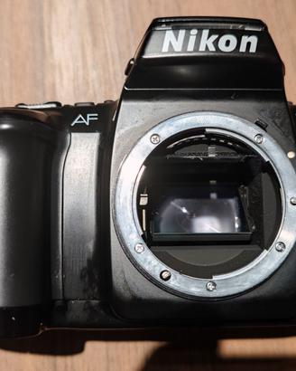 Nikon F 601 Si accende DA RIPARARE O PER RICAMBI