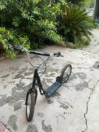 Monopattino con ruote grandi per bambini