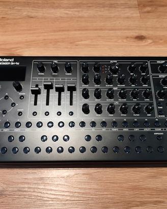 ROLAND SH4-D
