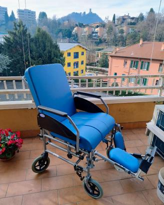 Sedia comoda in acciaio verniciato