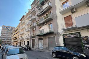 4 LOCALI A CATANIA