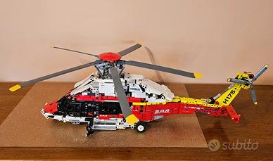 LEGO  Elicottero di Salvataggio Airbus H175