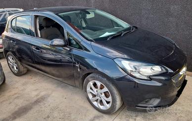 Opel Corsa 1.4L benzina anno 2016 per ricambi (2a)