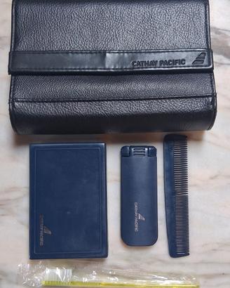 Kit da viaggio completo Cathay Pacific vintage