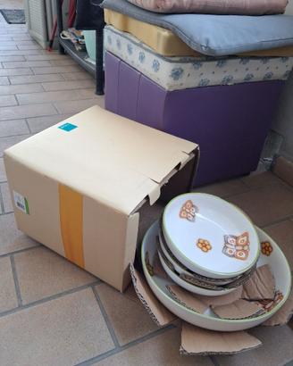 Thun : Spaghettiera + 3 piatti farfalla.