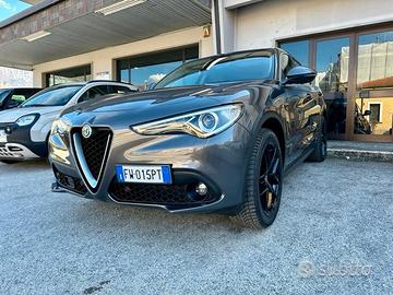 ALFA ROMEO Stelvio 2.2 Q4 Lusso 210 CV TETTO