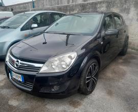 Opel Astra 1.6 benzina GPL anno 2009