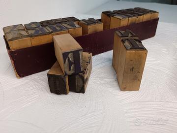 Set Timbri in Legno Vintage in Scatola Originale