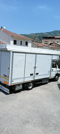 Iveco Daily con tenda automatica