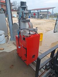 Imbottigliatrice e tappatore