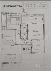 Trivano con terrazza a livello