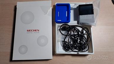 Mp3 con schermo accompagnato con fili e cuffie 