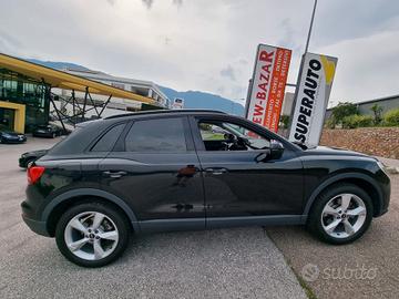 Audi Q3 40 TFSI quattro S tronic Business
