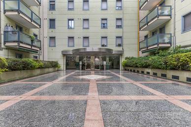 MONOLOCALE ARREDATO CON TERRAZZO VIALE ZARA