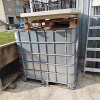 cisterna o contenitore da 1000 litri