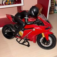 moto radiocomandata Upriser Ducati Panigale V4 S.
