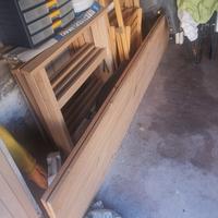 Tavolo, Caprette, Sedie. 