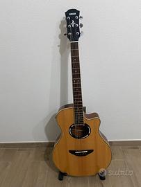 Chitarra acustica elettrificata Yamaha APX 500 ii