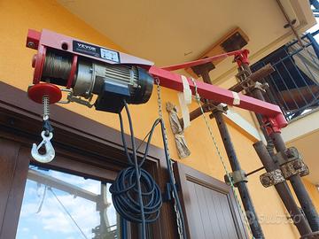 montacarichi 250/125 kg con bandiera