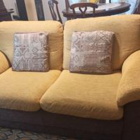 Due divani Poltrone sofà