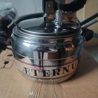 pentola a pressione  nuova
