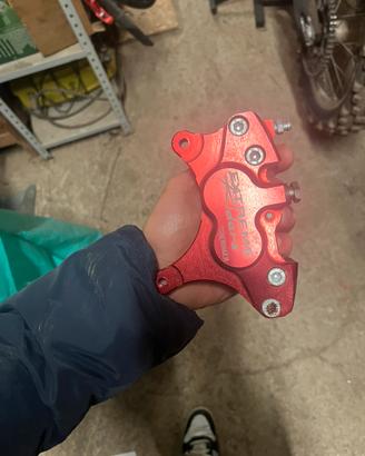 Pinza freno anteriore beringer