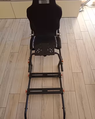 Postazione per volante da videogiochi