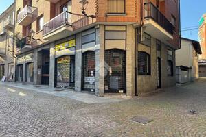 NEGOZIO A ALBA