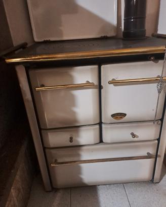 stufa a legno in. cuore di ghisa un ar