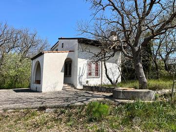 VILLA SINGOLA A SANTERAMO IN COLLE