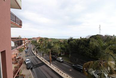 Appartamento panoramico ad Aci San Filippo