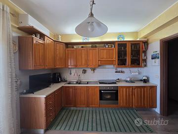 cucina in legno di olio naturale