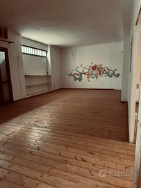 Locale per diversi usi