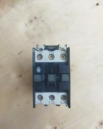 contattore klöckner moeller vde0660 0mg