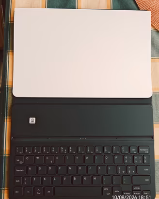 Samsung Book Cover Keyboard Slim EF-DX820BBEGIT