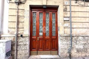 2 LOCALI A BARI