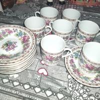 bicchieri e piattini antichi