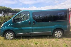 V = TRAFIC PASSENGER ATTREZZATO PER DISABILE