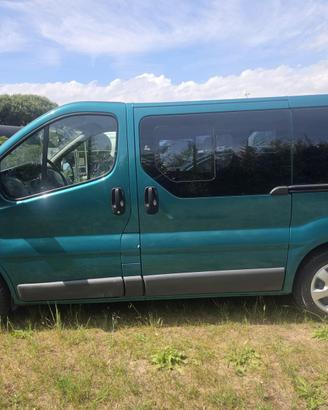 V = TRAFIC PASSENGER ATTREZZATO PER DISABILE