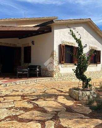 PORZIONE DI BIFAMILIARE A CASTELLAMMARE DEL GOLFO