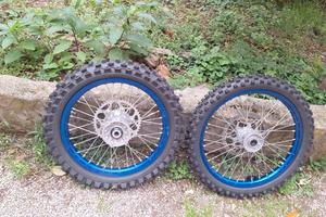  Yamaha YZ 125 omologato su strada 