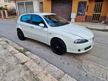 Alfa Romeo 147 1.9 JTD (120) 5 porte Distinctive