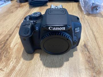 Canon 700d con obiettivi e accessori