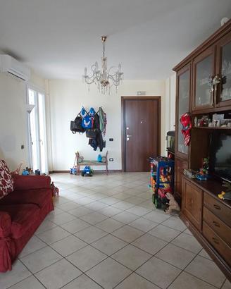 Appartamento 4 vani con box auto e posto auto